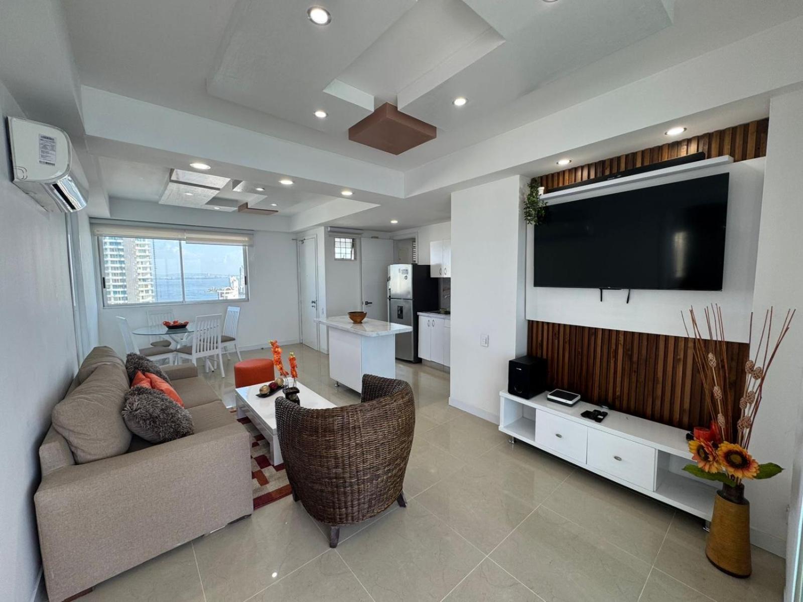 Apto Luxury 2401 Palmetto1 Frente Al Mar *